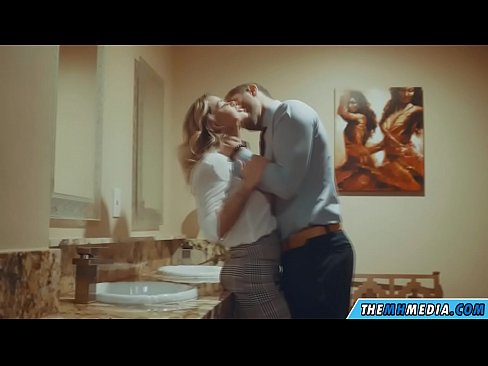 ❤️ Keď vás prsnatá blondínka zvádza na verejných toaletách Domáce porno na sk.virtsextor.ru
